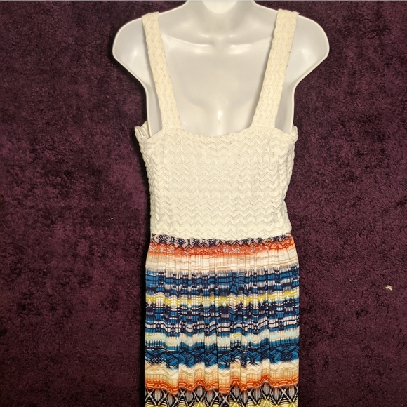 Sleeveless maxi dress, cream top, colorful skirt - Picture 4 of 5